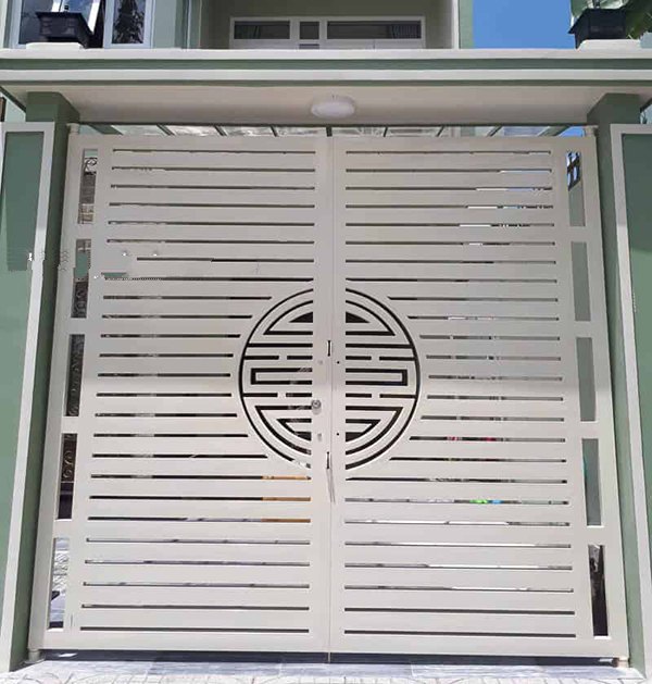Mẫu cổng sắt hộp 2 cánh đẹp, đơn giản, hiện đại