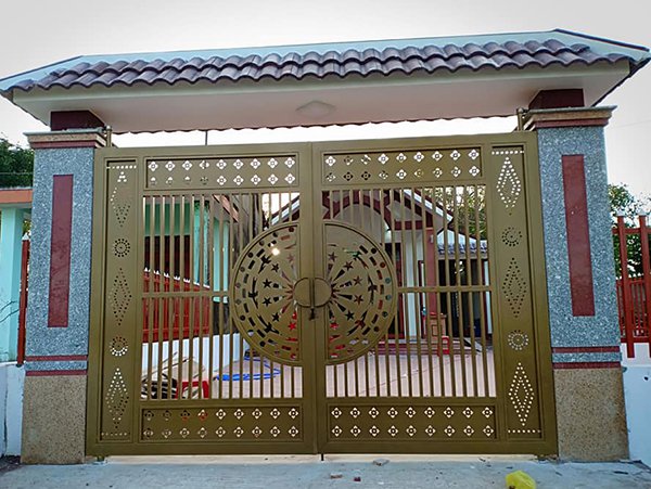 Mẫu cổng sắt hộp 2 cánh đẹp, đơn giản, hiện đại
