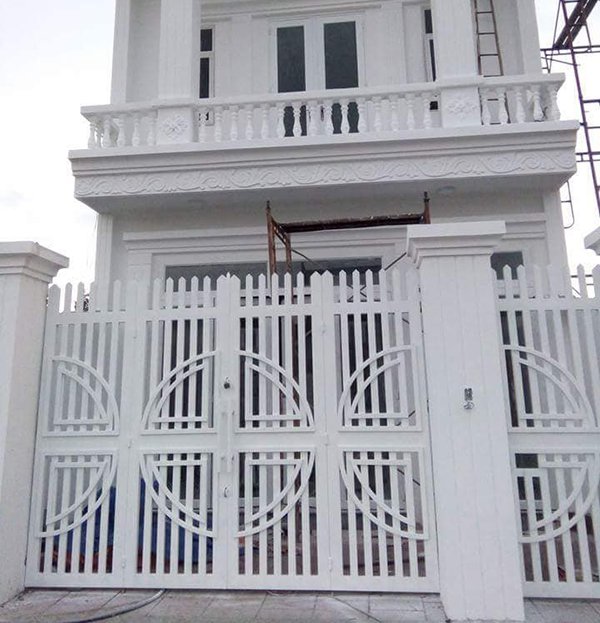 Mẫu cổng sắt hộp 4 cánh đẹp, hiện đại, đơn giản