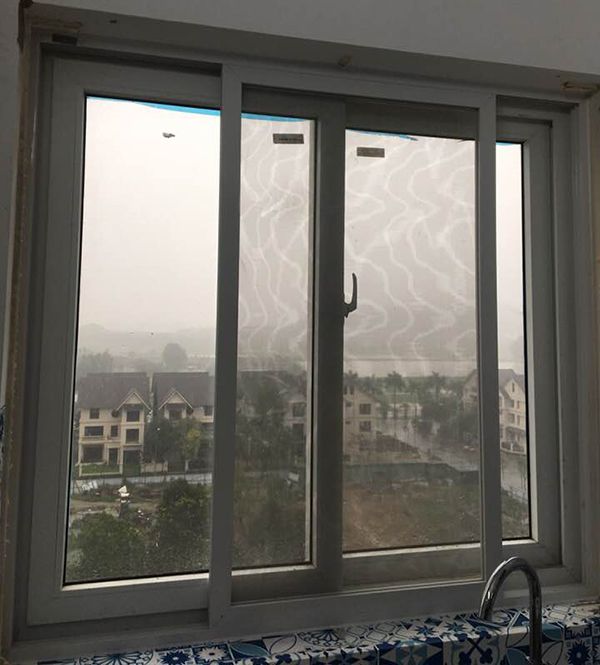 Mẫu cửa lưới chống muỗi tại khu bếp XCKCLCM24