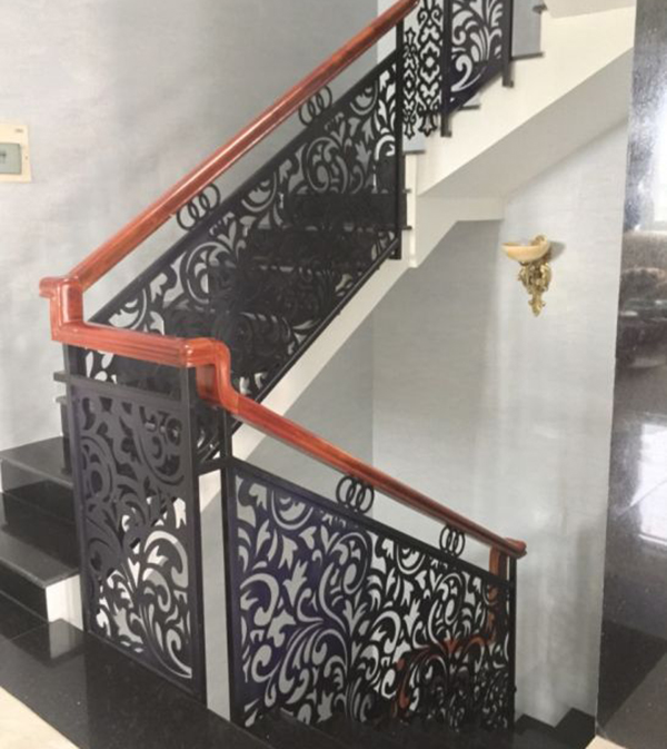 Mẫu lan can cầu thang sắt CNC đẹp